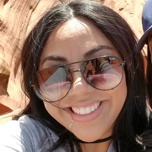 Meet your Posher, Alma